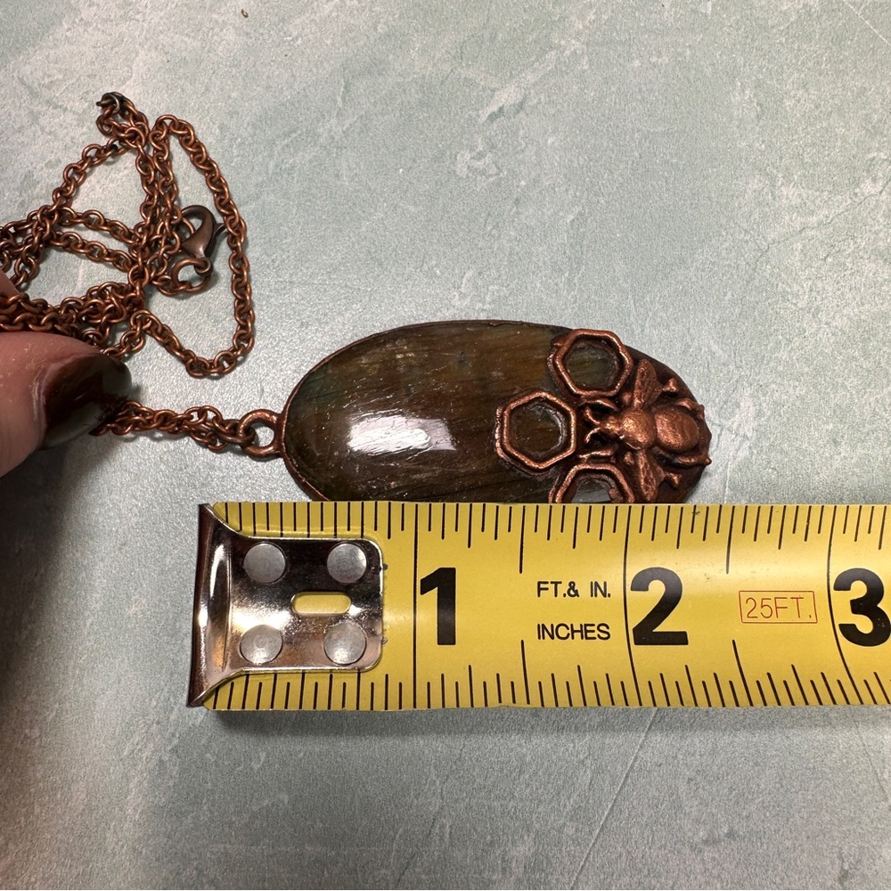 Copper Bee on Large Oval Labradorite Stone Pendant Long Necklace - Picture 6 of 8